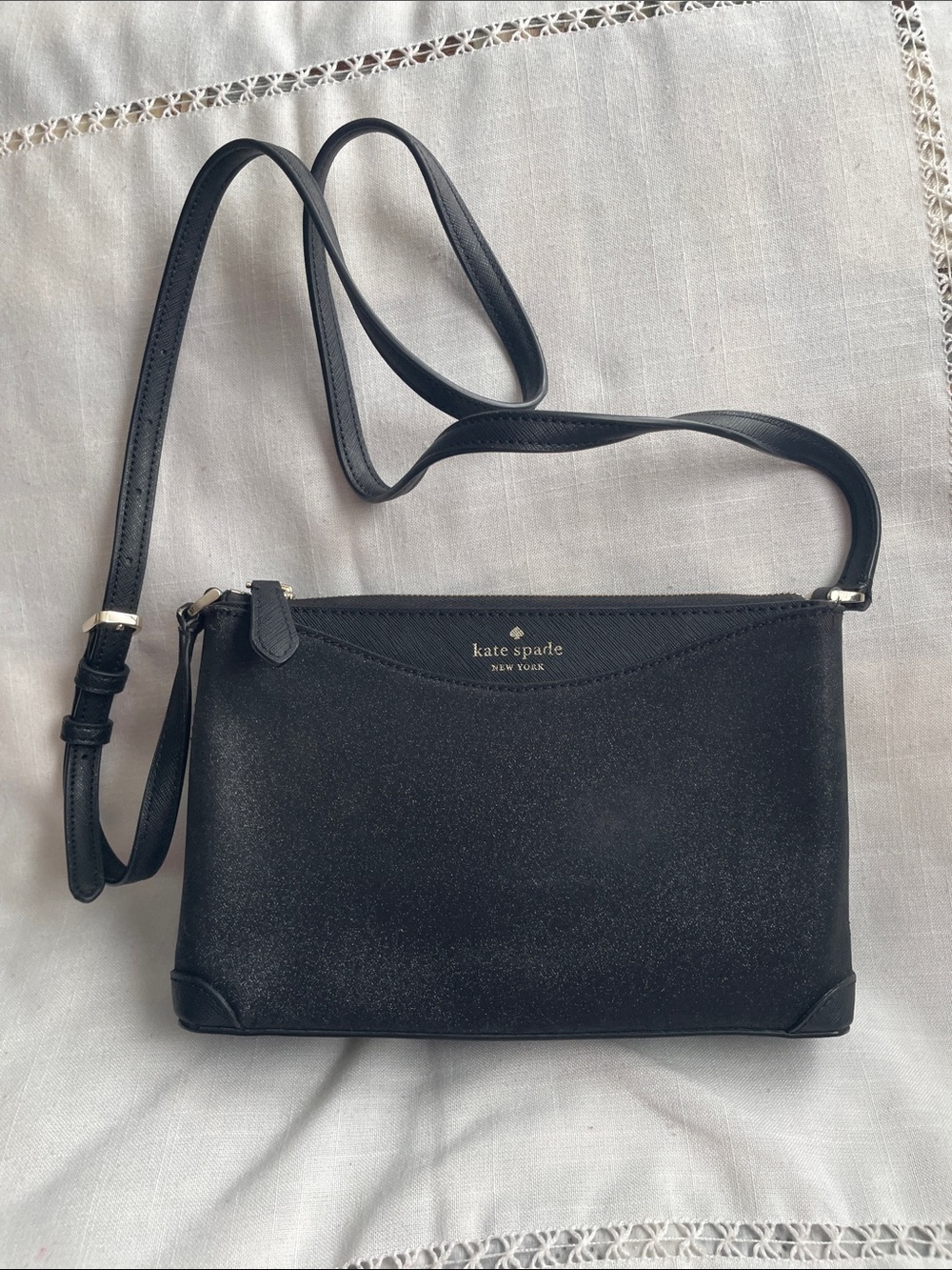 kate spade black crossbody adjustable strap Has A Rub on Front